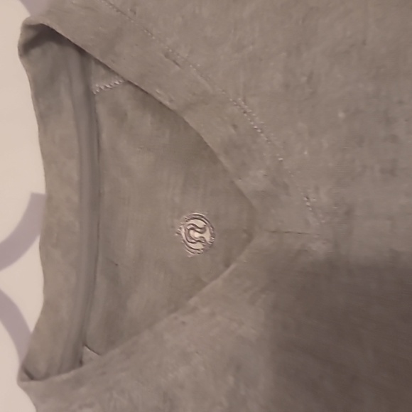 Lululemon Men's Activewear V Neck Gray Pullover Reflective Sweater Men's M - Picture 4 of 4